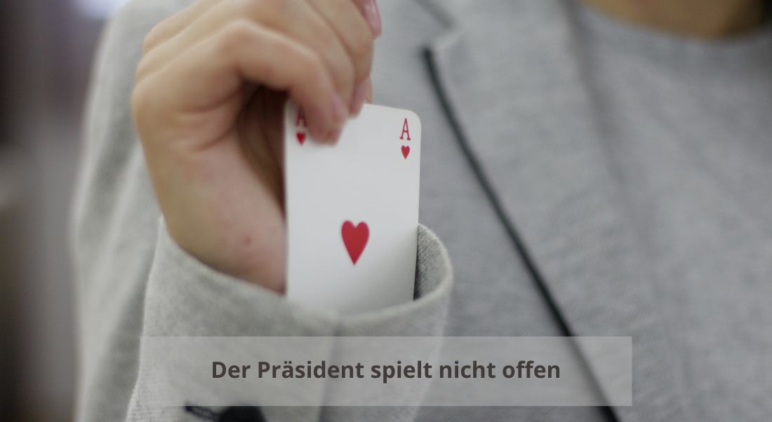 Podcast Beitragsbild zum wp-net wp.weekly vom 01.04.2026: Die WPK bevorzugt mit ihrer Vorabinformation der Kommission für Quaöitätskontrolle (KfQK) an das IDW bewusst die großen WP-Gesellschaften. Damit verletzt sie ihre Neutralitätspflicht und benachteiligt dem Wirtschaftsprüfer--Mittelstand. Von Mark Schüttler