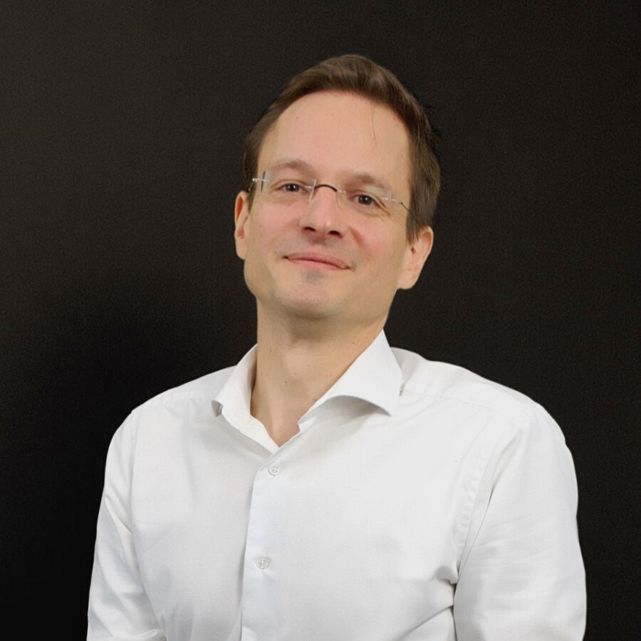 Kandidatenfoto des wp-net WP-Kandidaten Mark Schüttler. Er ist Wirtschaftsprüfer & Steuerberater in Lüdenscheid und betreibt dort das Schulungsunternehmen PRIMUS Fachseminare für WPs. Er tritt bei den WPK-Beiratswahlen als Listenführer auf der gleichnamigen, mittelständischen „Mark-Schüttler Liste“ für WPs an.
